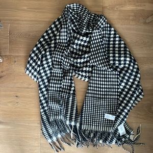 Cleo Women’s Scarf